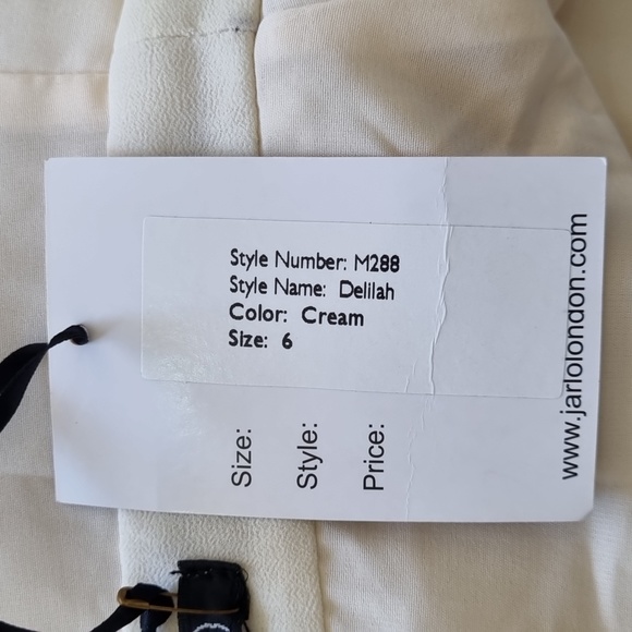 Jarlo, cream long formal dress, lace details, lined, sheer overlay, size 6 - Picture 11 of 12